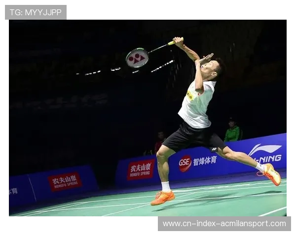 羽毛球超近身杀球，惊爆对手的致命一击